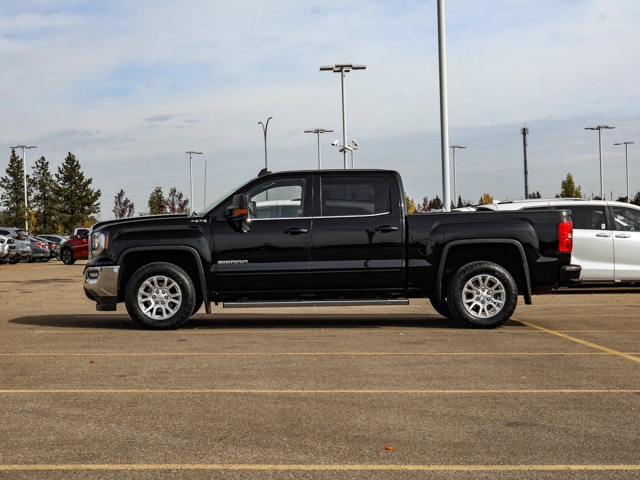 2017 GMC Sierra 1500 4WD Crew Cab 143.5 SLE Black Sherwood Park - photo #4
