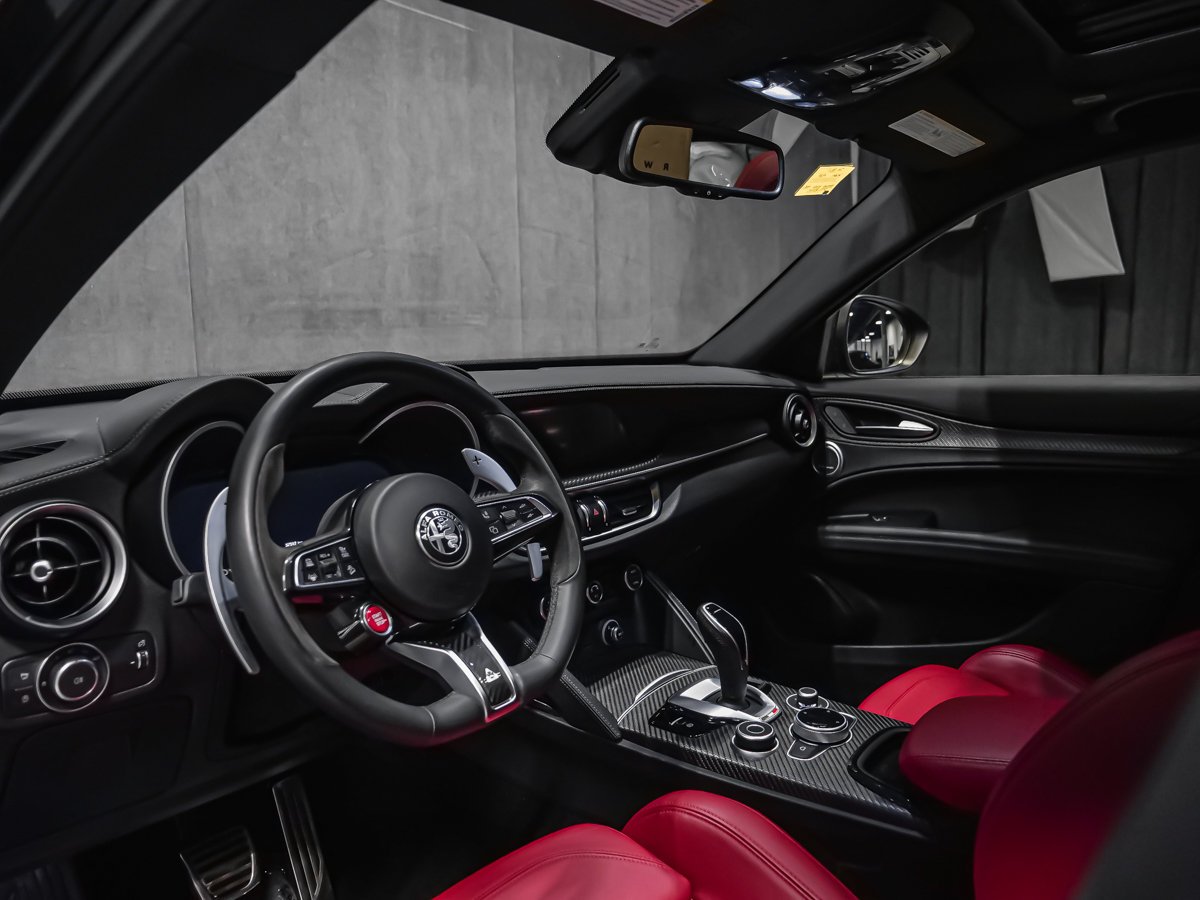 Alfa Romeo Stelvio QUADRIFOGLIO CARBONE 2024 Noir Montréal - photo #14