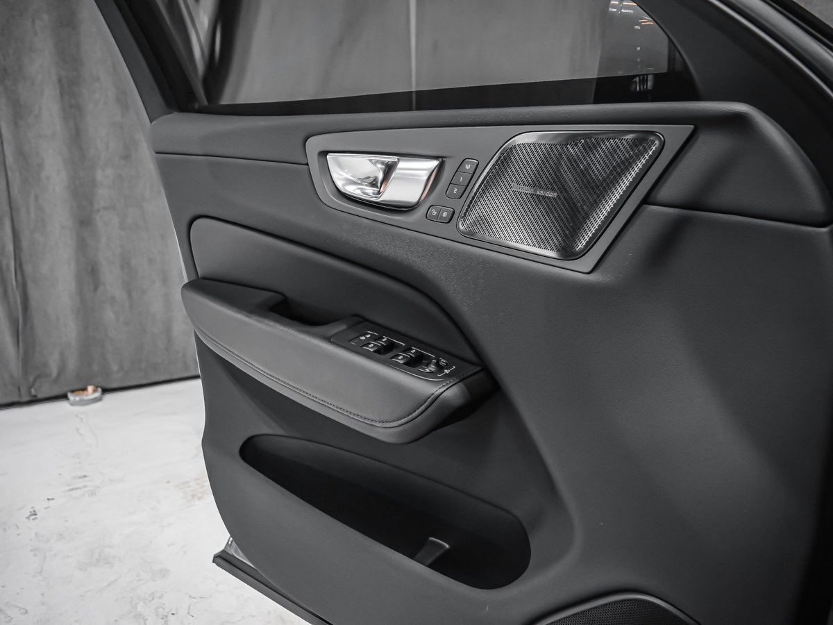 2023 Volvo XC60 B6 PLUS BRIGHT CLIMAT HARMAN KARDON Grey Montreal - photo #8