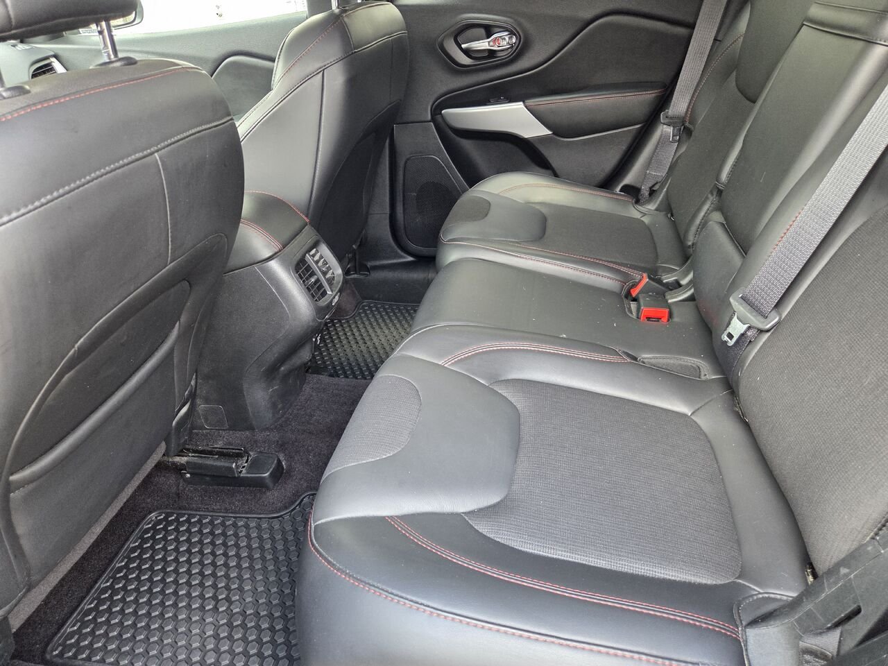 2018 JEEP CHEROKEE TRAILHAWK Silver Mont-Laurier - photo #12