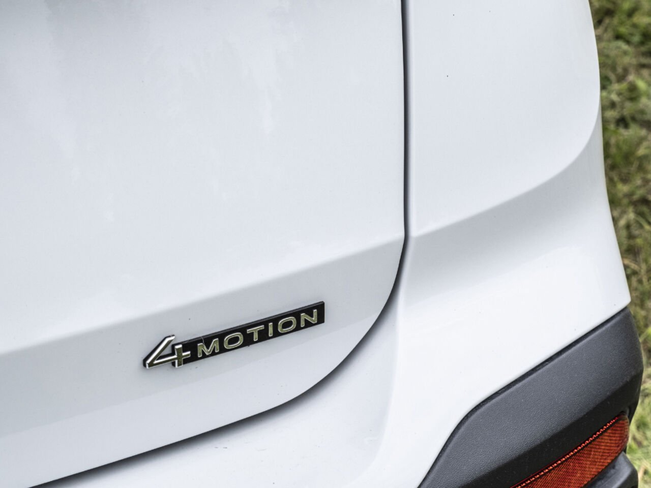 2025 Volkswagen Taos White Gatineau - photo #6