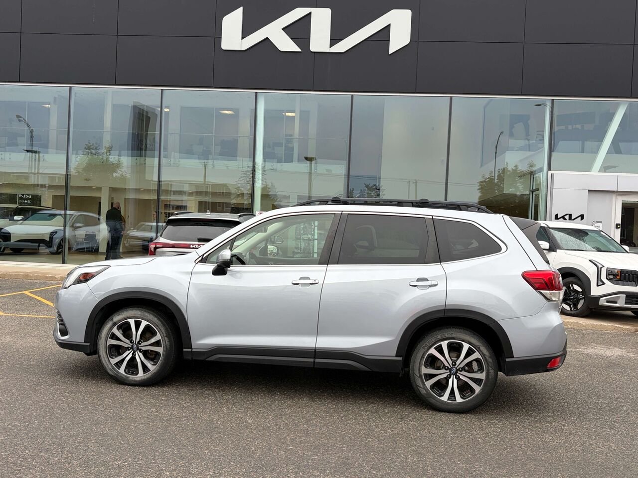 2024 Subaru Forester Silver Gatineau - photo #2
