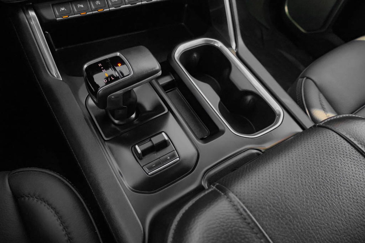 2025 GMC Sierra 1500 4WD Crew Cab 147 Denali White Sherwood Park - photo #27