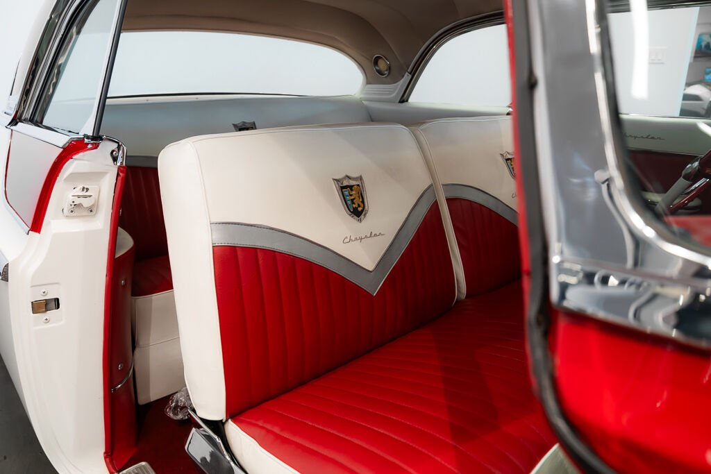 Chrysler New Yorker PRIX IN USD St.Regis | CAR IN MILES 1955 Rouge Montréal - photo #18