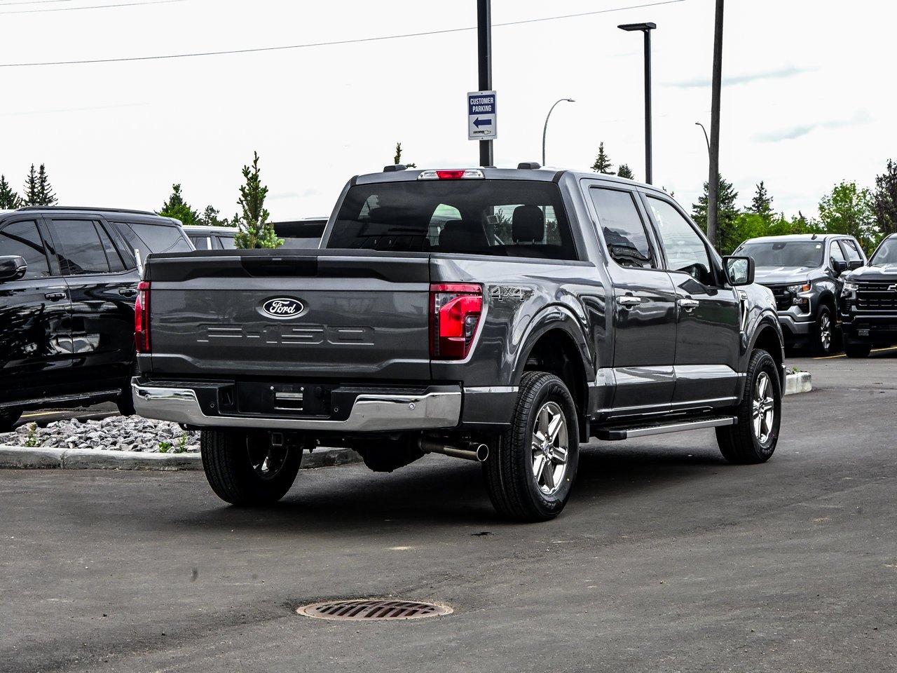 2025 Ford F-150 XLT 4WD SuperCrew 5.5' Box Grey Sherwood Park - photo #12