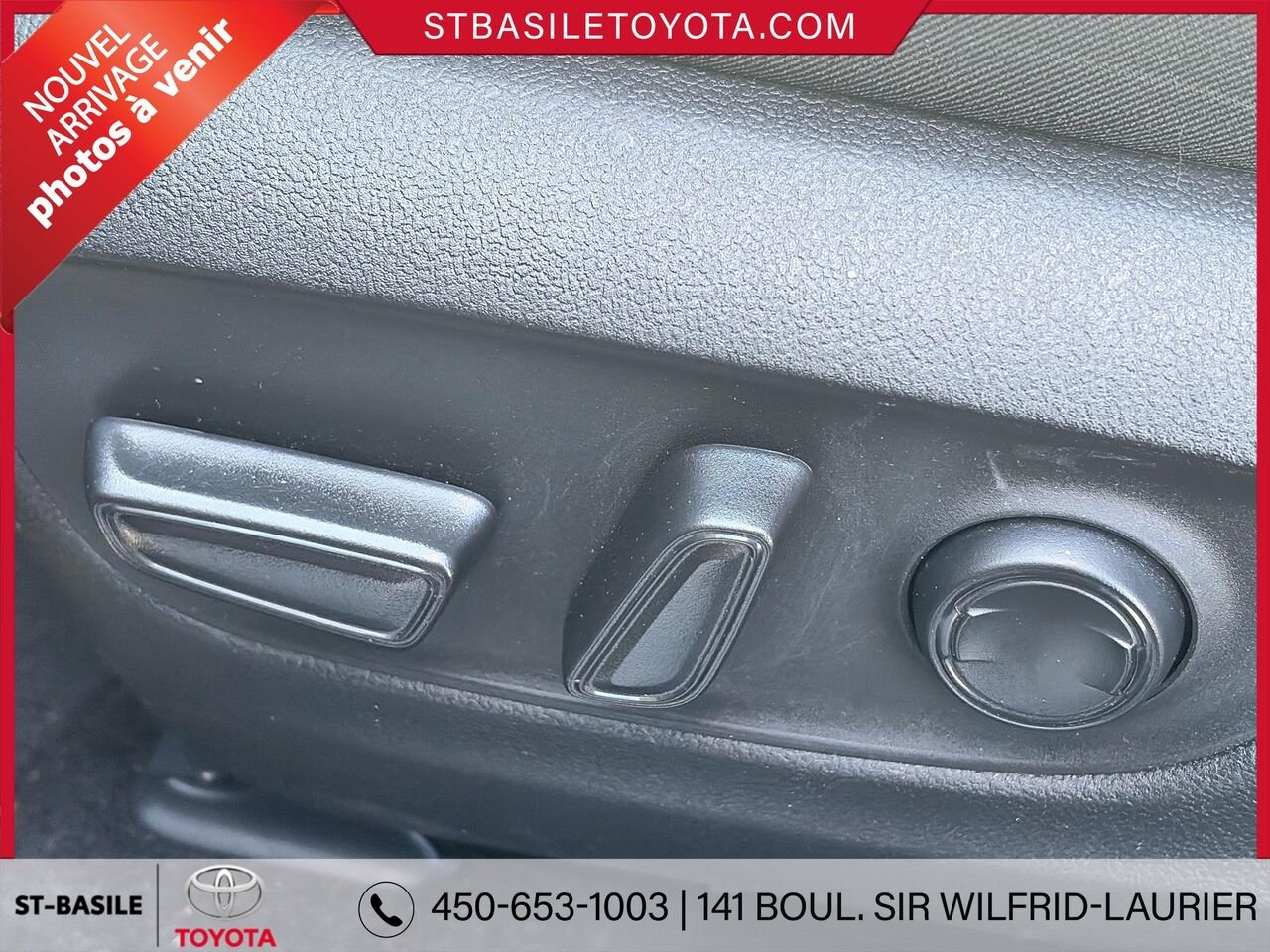 TOYOTA RAV4 2023 Argent Saint-Basile-le-Grand - photo #5