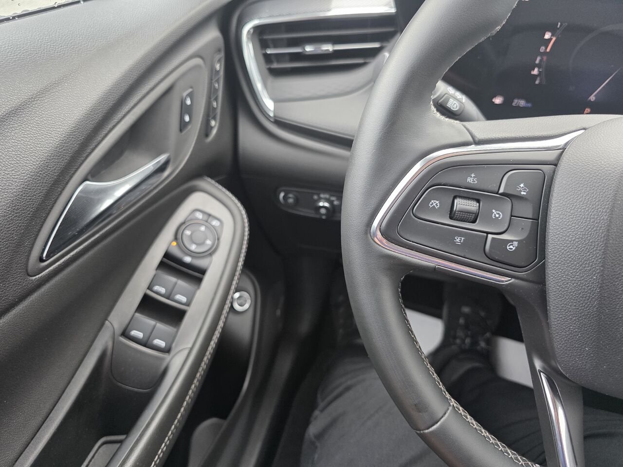 2024 Buick Encore GX Avenir Grey Rouyn-Noranda - photo #32
