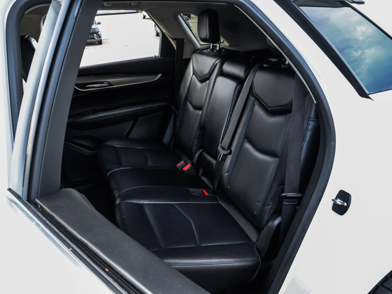 2017 Cadillac XT5 AWD 4dr Luxury White Sherwood Park - photo #15
