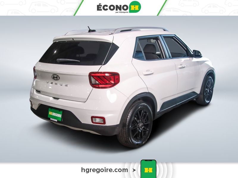 2023 Hyundai Venue White Laval - photo #6