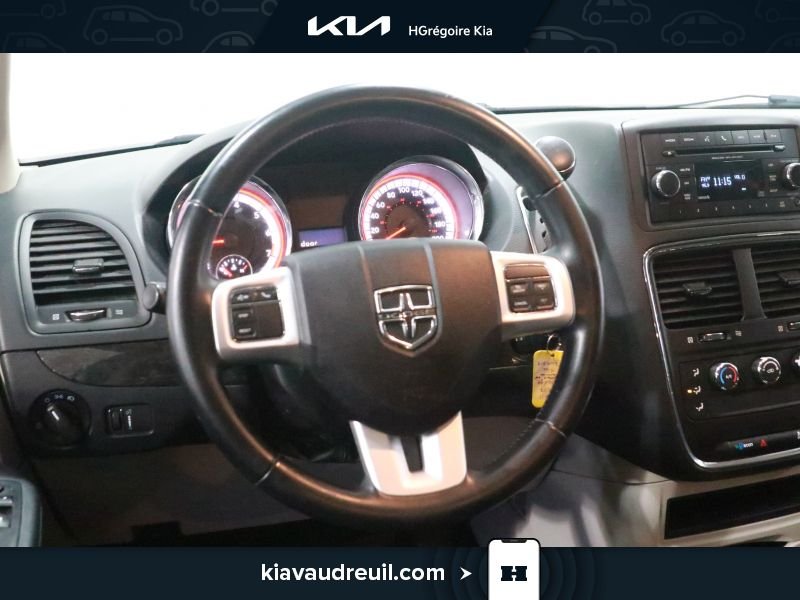 2017 Dodge GR Caravan Blue Laval - photo #14
