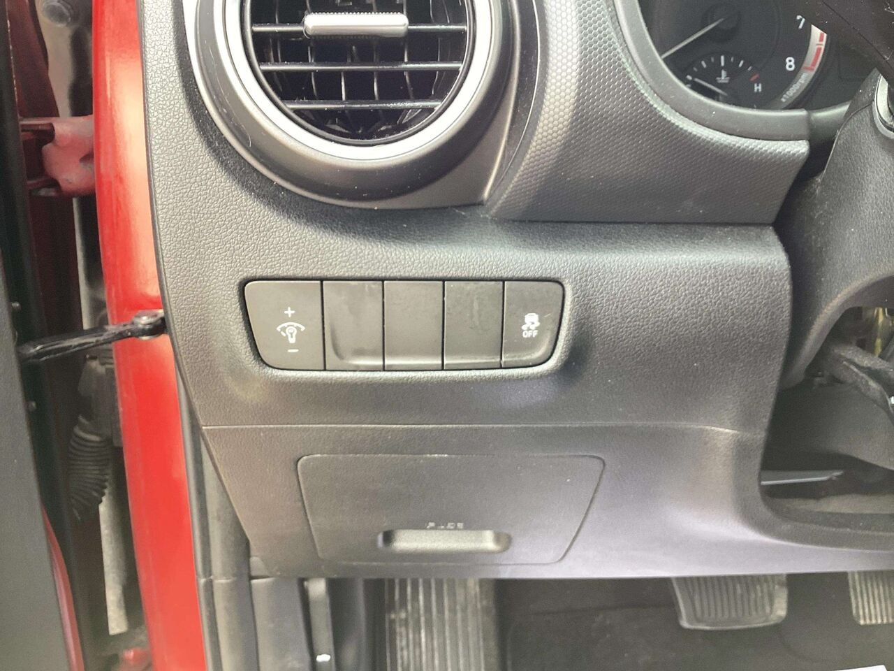 2019 HYUNDAI KONA ESS AWD 2.0L Essential TI Red Gatineau - photo #15