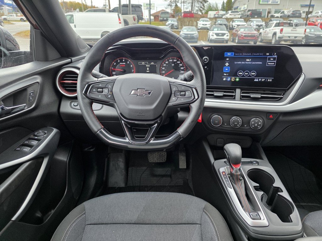 Chevrolet Trax RS 2024 Rouge Mont-Laurier - photo #17