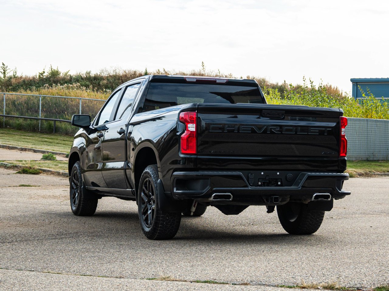 2023 Chevrolet Silverado 1500 4WD Crew Cab 147 RST Black Sherwood Park - photo #11