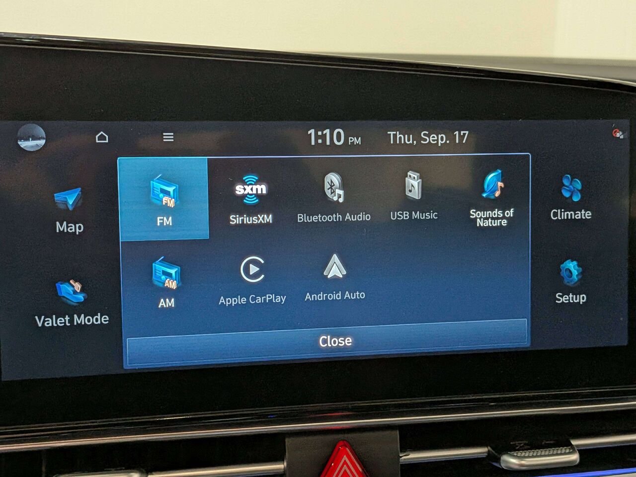 2025 Hyundai Elantra Preferred IVT w/Tech Pkg White Val-David - photo #22