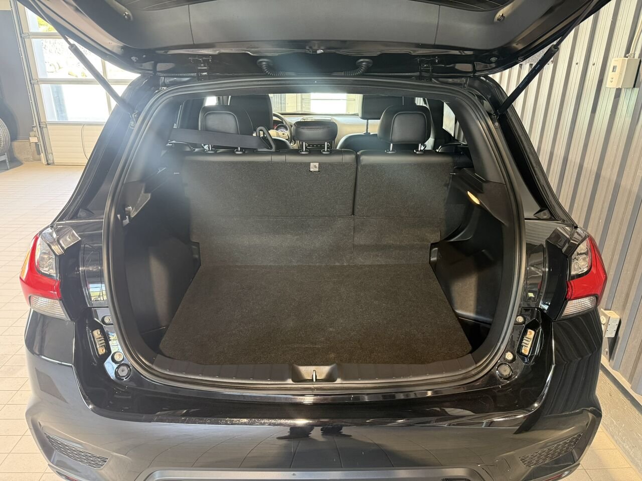 2021 Mitsubishi RVR Black Rouyn-Noranda - photo #9