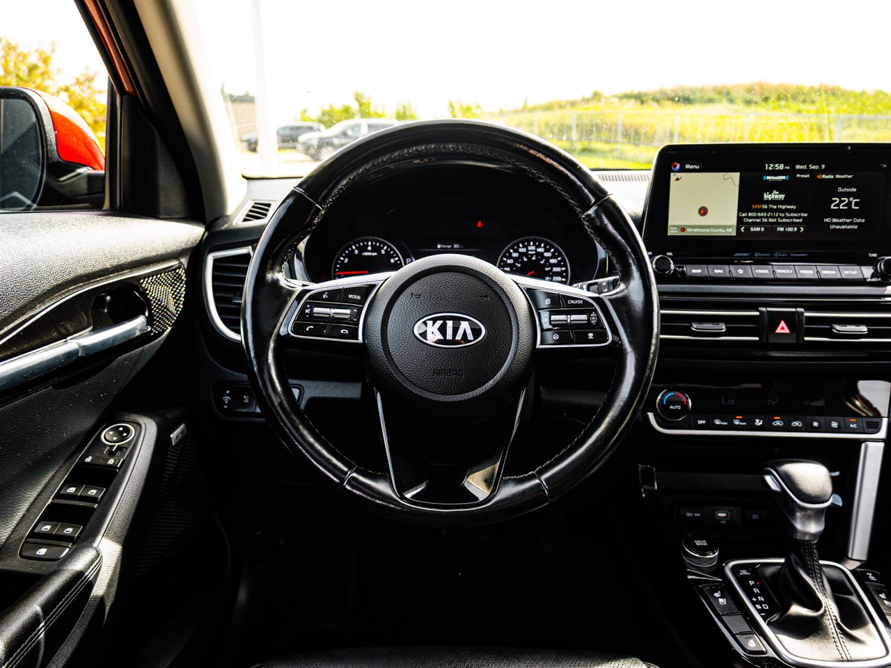 2021 Kia Seltos SX Turbo AWD Orange Sherwood Park - photo #18