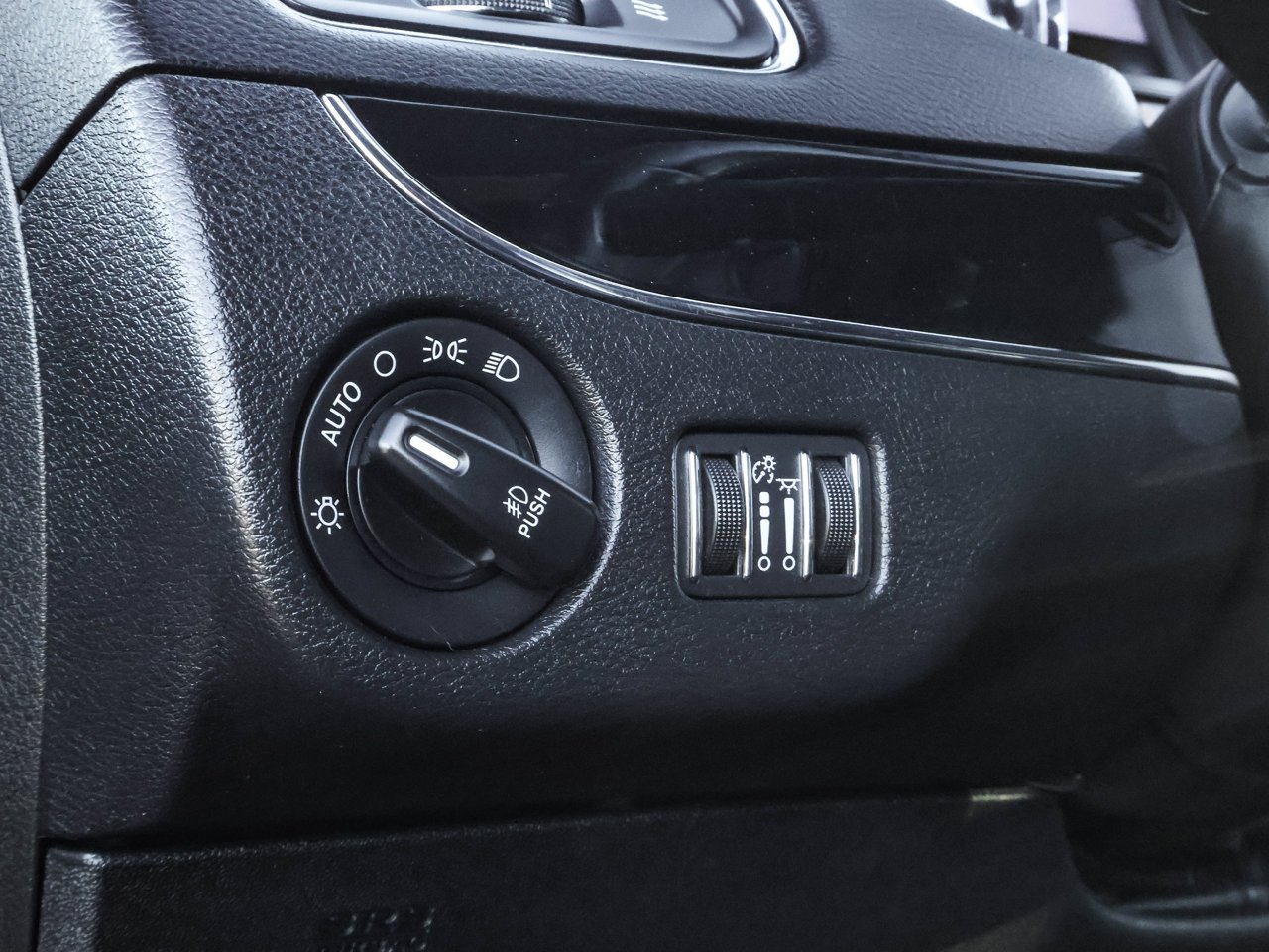 2020 Dodge Grand Caravan Premium Plus 2WD Black Sherwood Park - photo #20