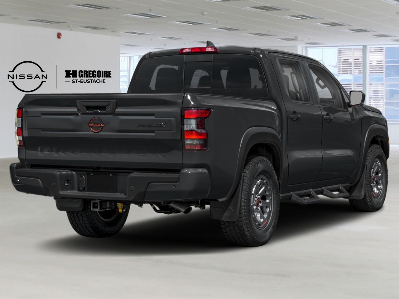 2026 Nissan Frontier Super Black Saint-Eustache - photo #2
