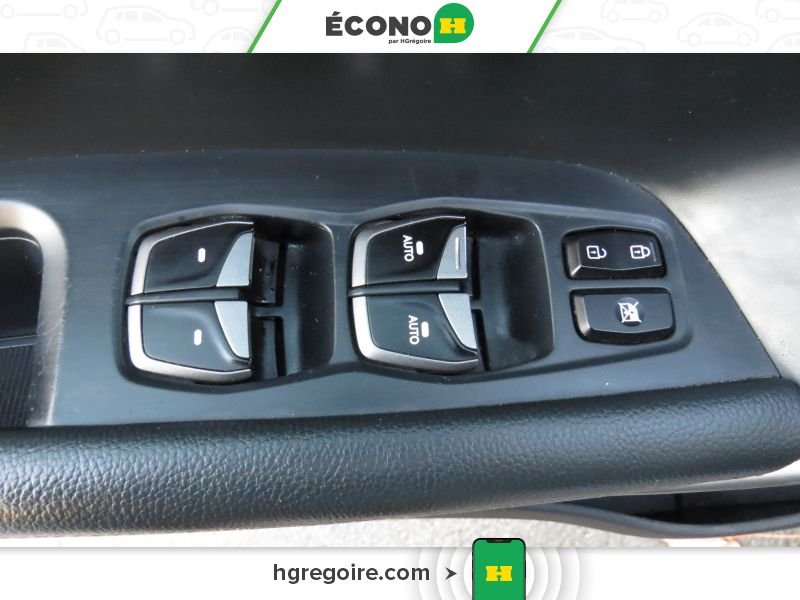 2016 Hyundai Santa Fe XL Silver Blainville - photo #10