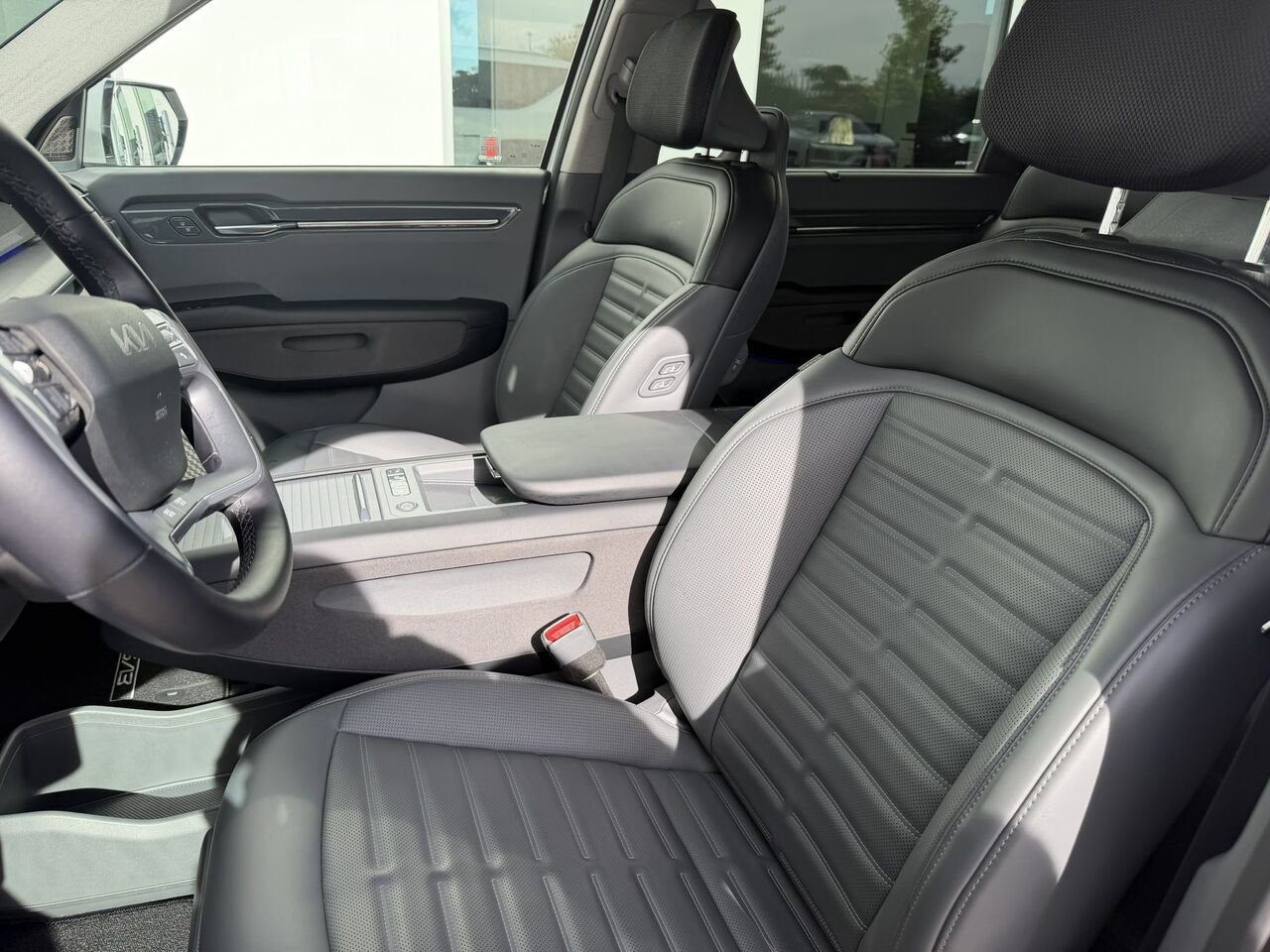 2025 Kia EV9 Land AWD White Laval - photo #23