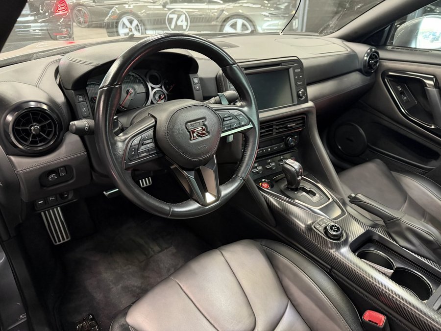 2018 Nissan GT-R Premium | 3.8L Twin-Turbo V6 | Aftermarket Exhaust | Aftermarket Bolt on Modifications Grey