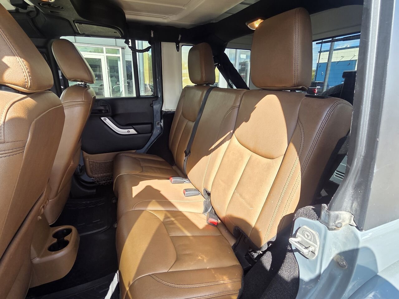 Jeep Wrangler Unlimited Sahara 2015 Gris Granby - photo #12