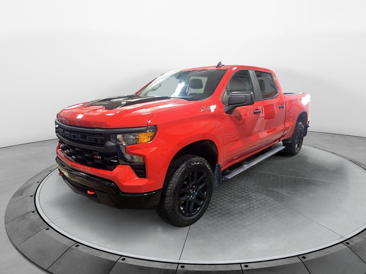Chevrolet Silverado 1500 Custom Trail Boss 2024 Rouge Baie-Comeau - photo #0
