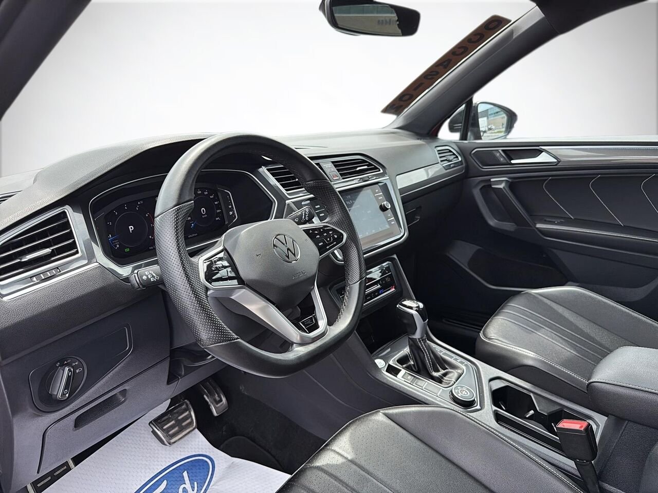 2024 Volkswagen Tiguan Red Saint-Jérôme - photo #11