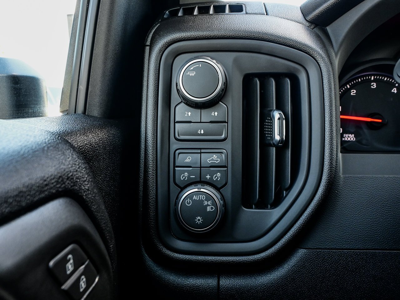 2026 Chevrolet Silverado 2500HD 4WD Crew Cab 159 Custom Blue Sherwood Park - photo #18