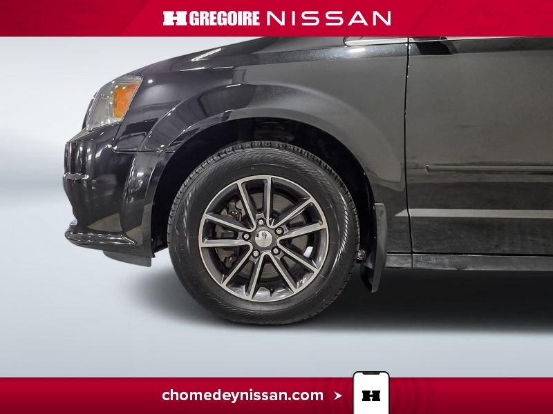 2017 Dodge GR Caravan Black Laval - photo #11