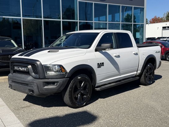 Ram 1500 Classic Warlock cabine d'équipe 4x4 caisse de 5 pi 7 po 2019 Blanc