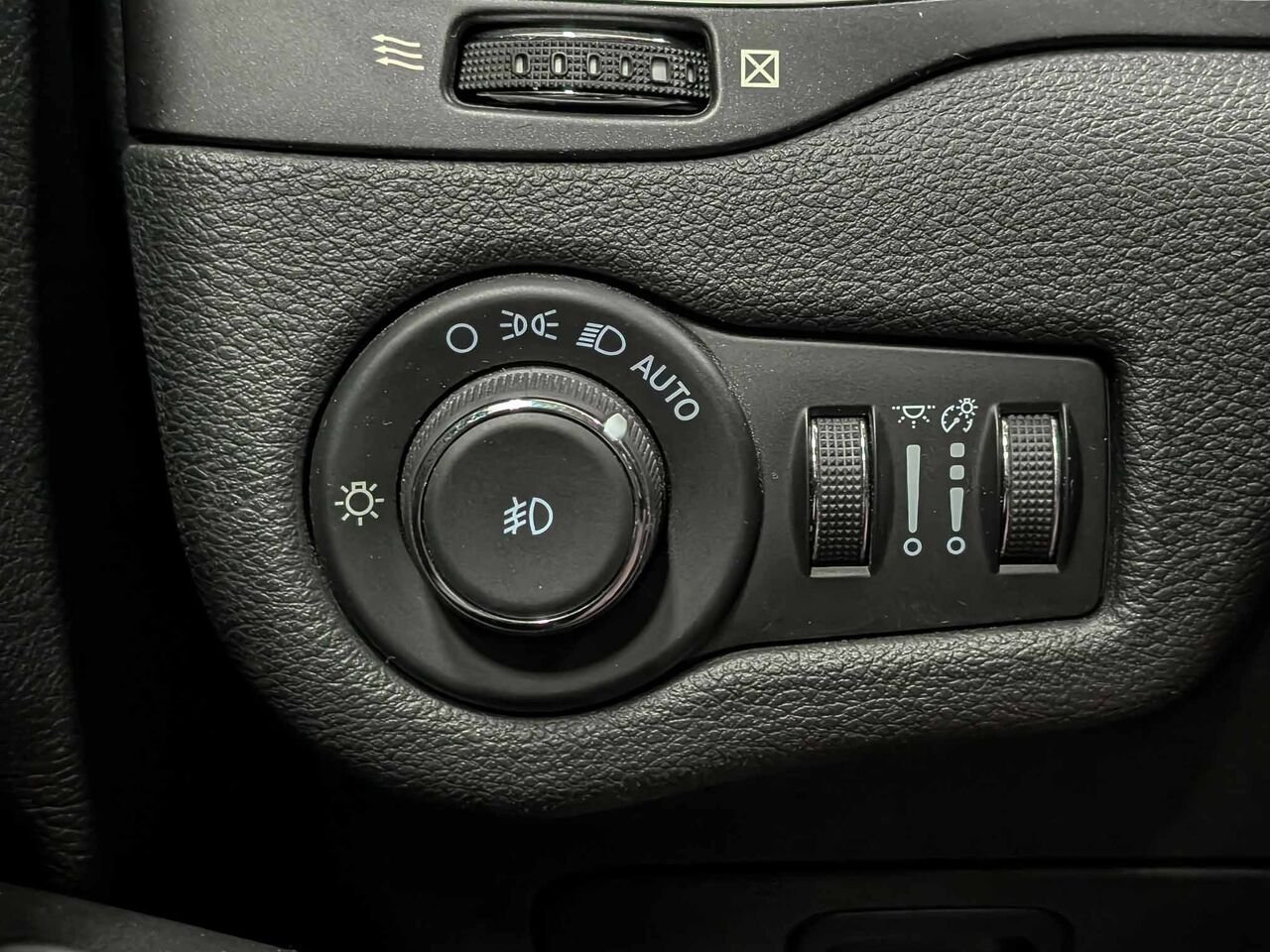 2020 Jeep CHEROKEE 4x4 Trailhawk Moteur V6 Hitch Cuir Other Sherbrooke - photo #15
