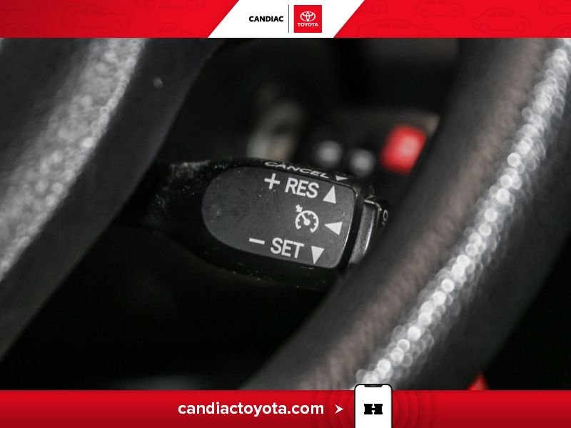 2014 Toyota Yaris Green Saint-Eustache - photo #21