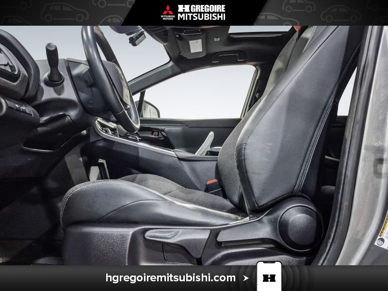 2023 Toyota BZ4X Grey Laval - photo #14