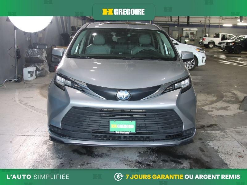 2021 Toyota Sienna Grey Laval - photo #1