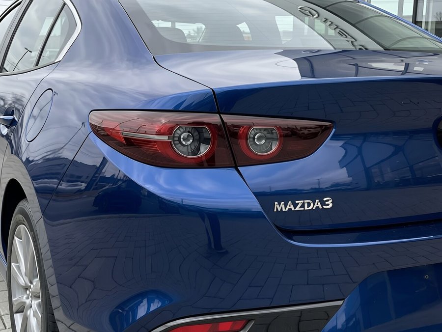 MAZDA Mazda3 GS TA 2026 Bleu cristal foncé mica