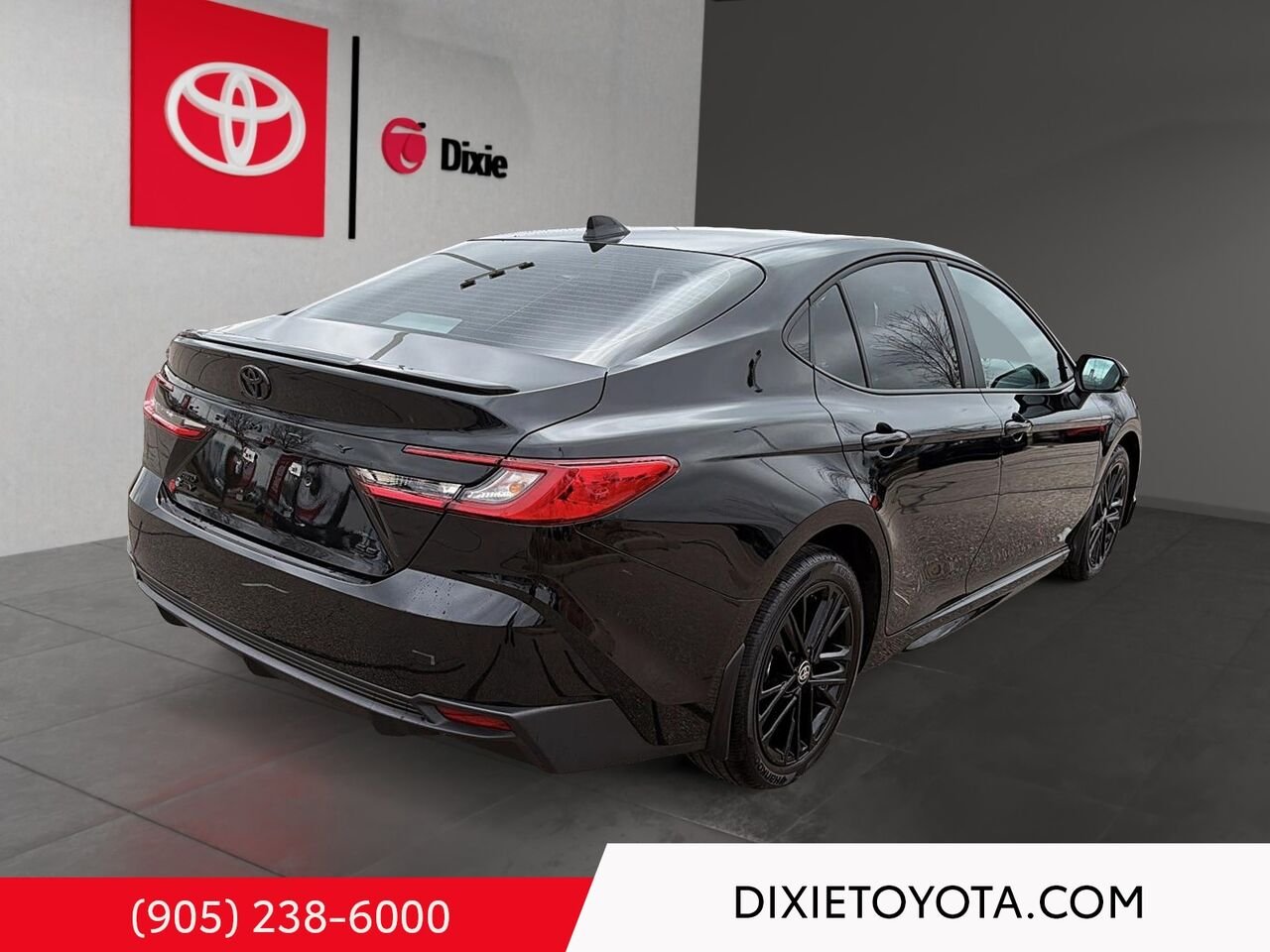 2026 Toyota Camry Power Sunroof, Leather Interior, Heated Seats, Alloy Wheels, Heated Steering Wheel, Bluetooth Midnight Black Metallic Mississauga - photo #38