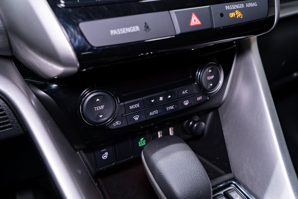 2024 Mitsubishi Eclipse Cross LE S-AWC Silver Montreal - photo #9