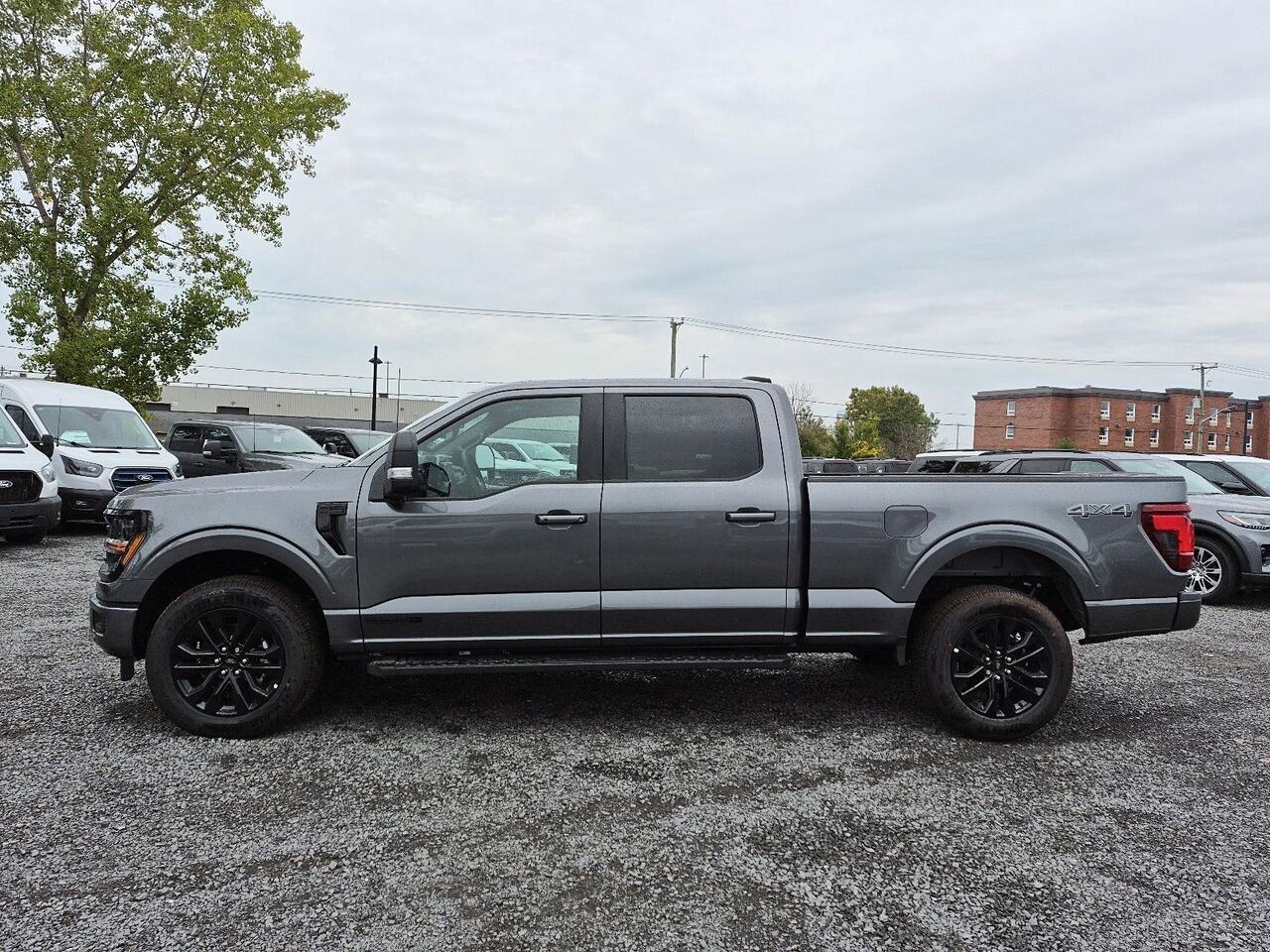Ford F-150 2F197 | XLT 2026 Gris carbonisé métallisé Saint-Jérôme - photo #2