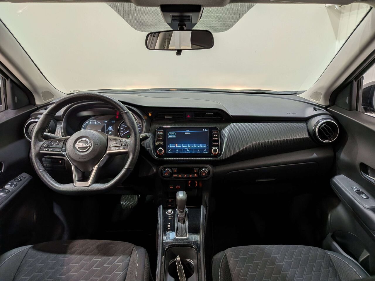 2025 Nissan Kicks Play SV FWD Black Val-David - photo #11