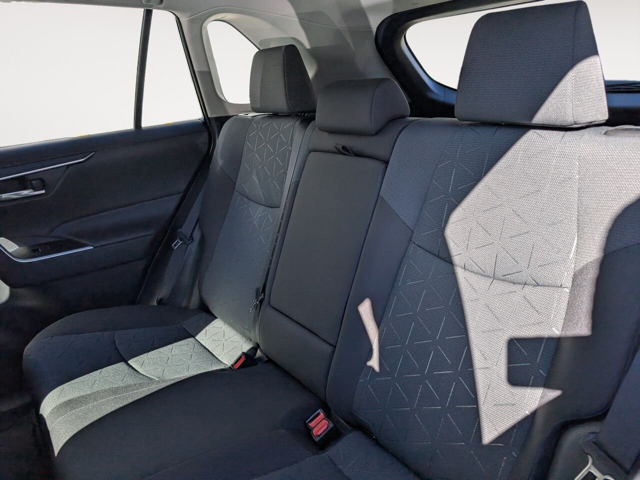 Toyota RAV4 XLE/AWD/SIÈGES CHAUFFANTS/VOLANT CHAUFFANT/TOIT OUVRANT/BLUETOOTH/AC BIZONE 2025 Bleu Sherbrooke - photo #8