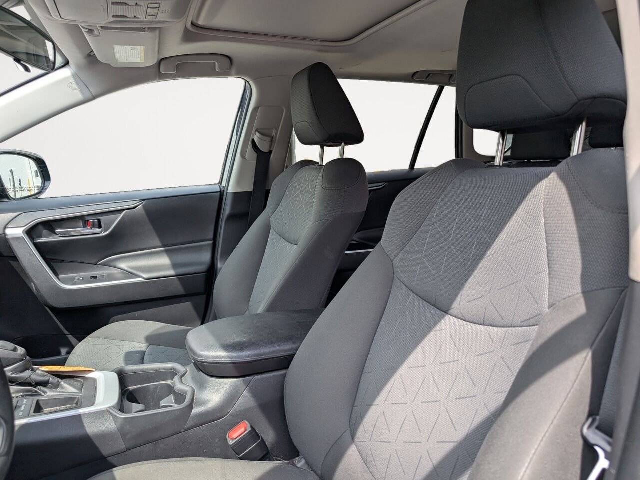 Toyota RAV4 XLE/FWD/SIÈGES CHAUFFANTS/VOLANT CHAUFFANT/BLUETOOTH/AC BIZONE/TOIT OUVRANT 2021 Bleu Sherbrooke - photo #6