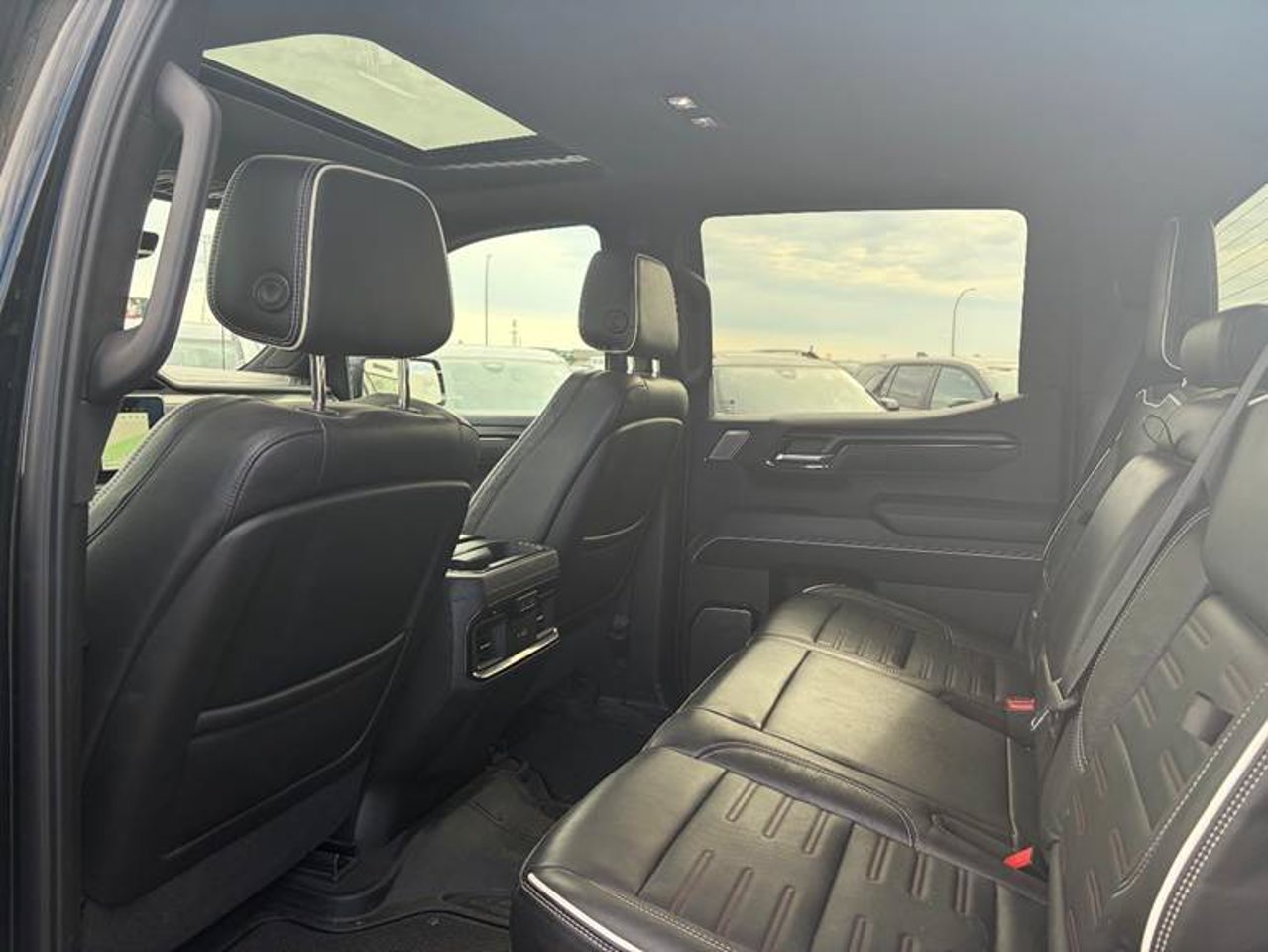 2022 GMC Sierra 1500 4WD Crew Cab 147 AT4X Black Sherwood Park - photo #5