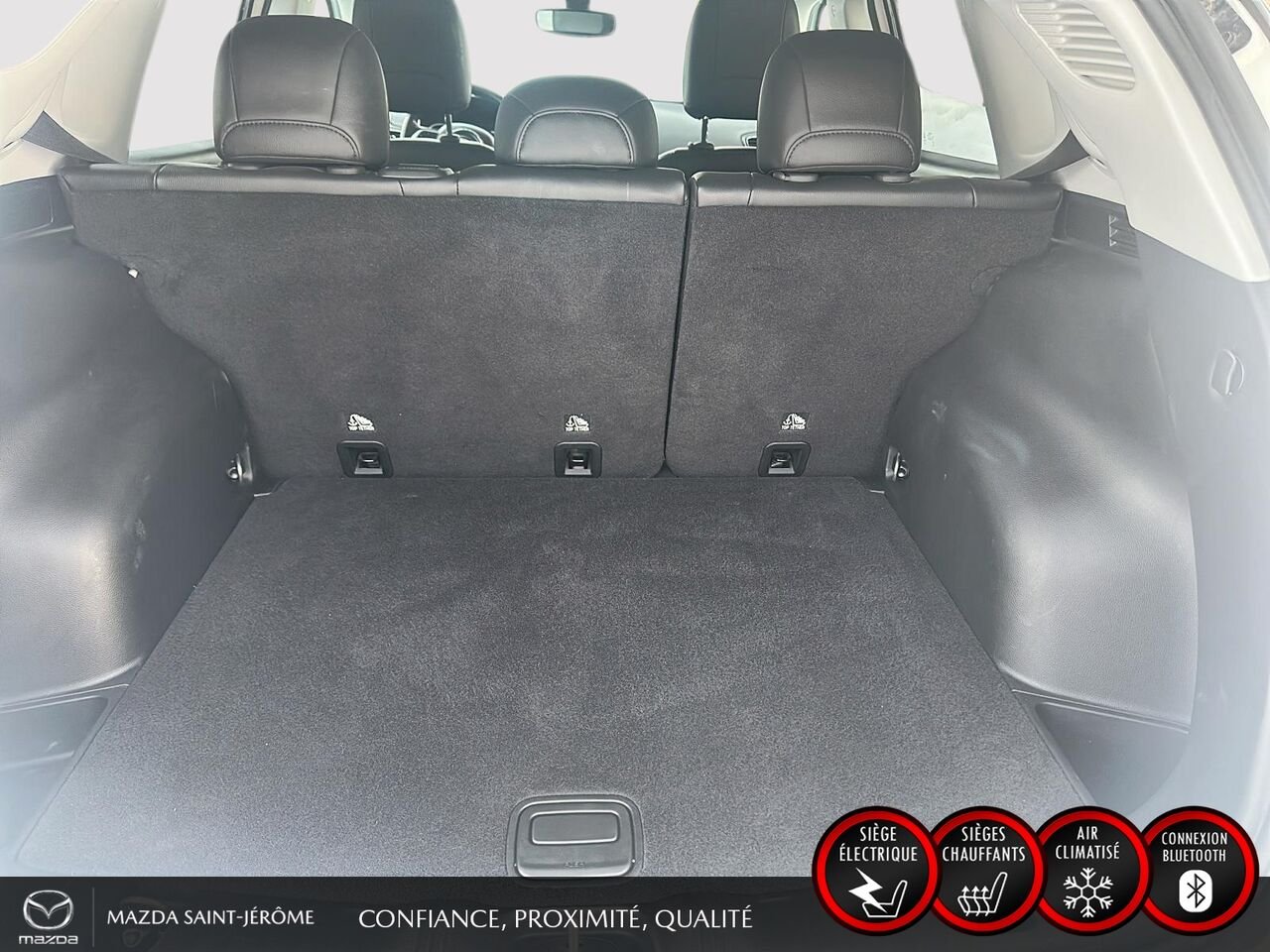 2021 Jeep Compass White Sainte-Agathe-des-Monts - photo #24
