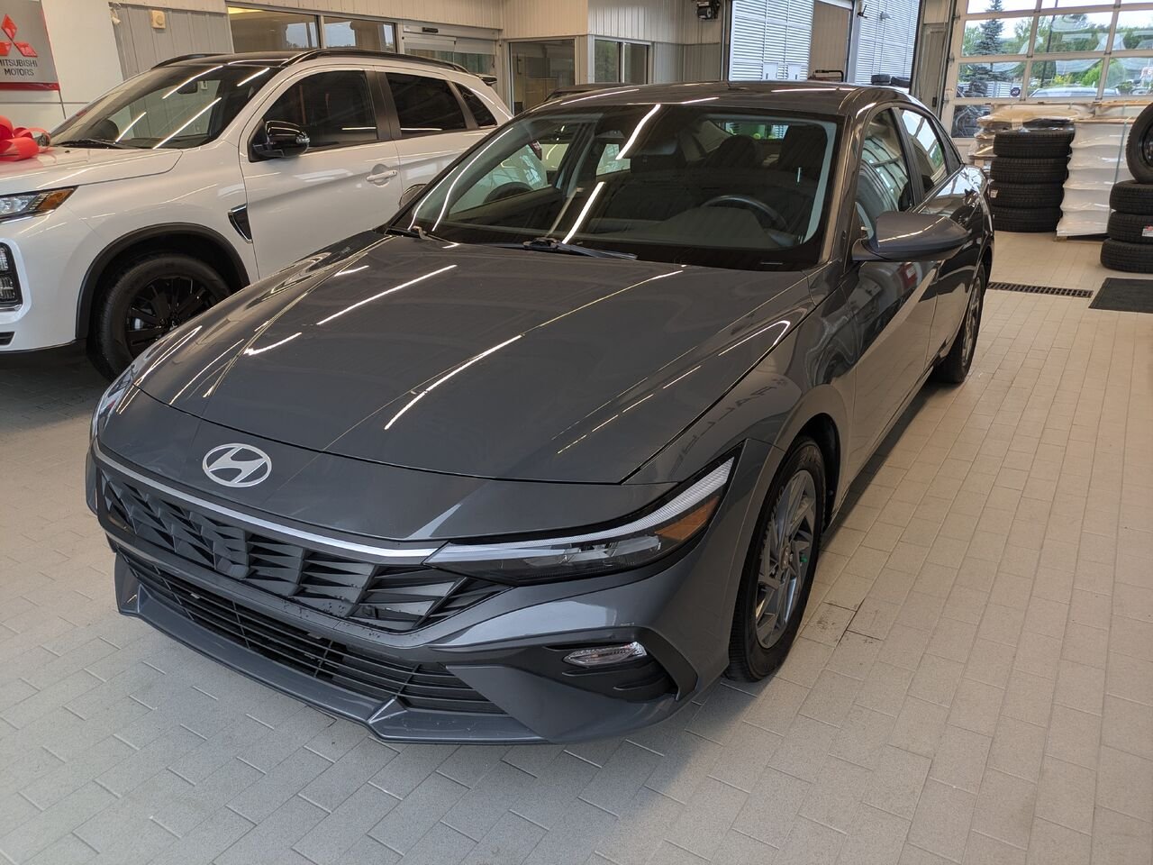 2024 Hyundai Elantra Grey Gatineau - photo #1