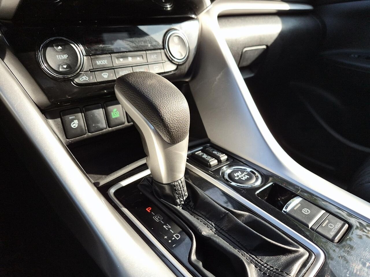 2022 Mitsubishi Eclipse Cross Silver Saint-Jérôme - photo #13