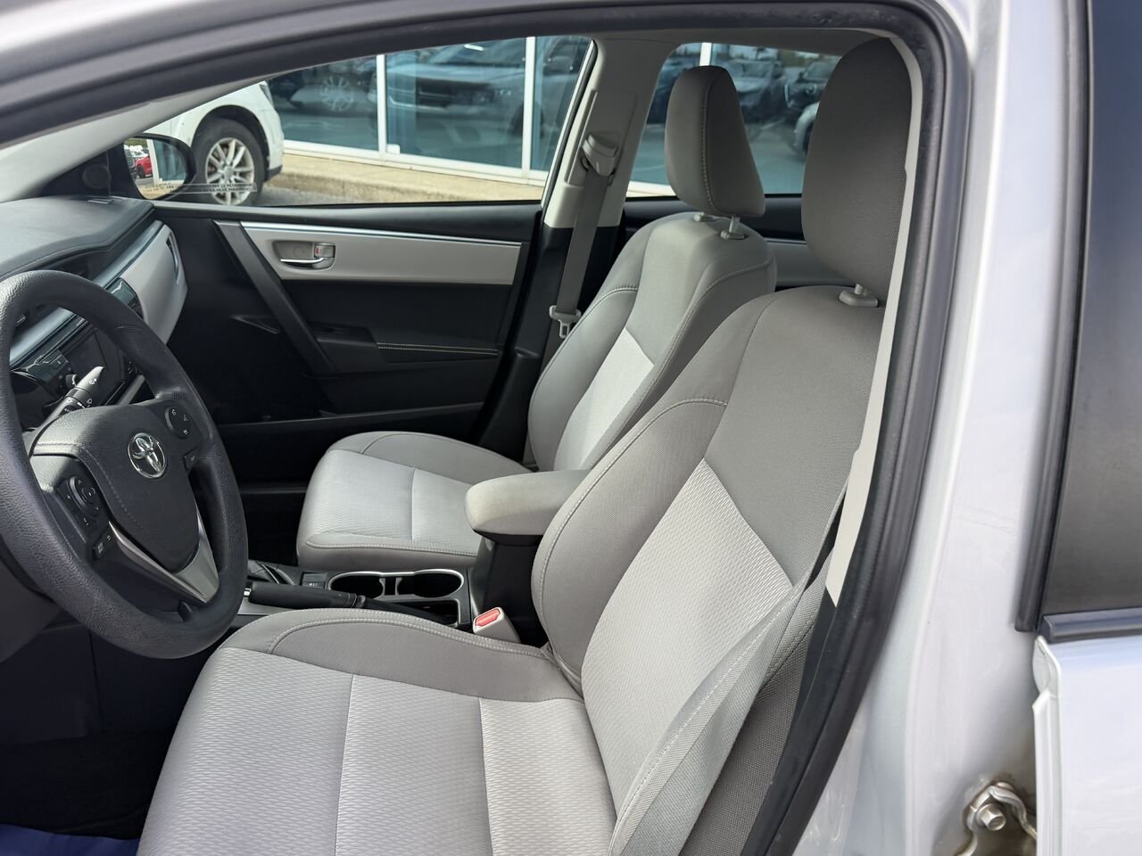 Toyota Corolla 2014 Argent Ste-Marie - photo #9