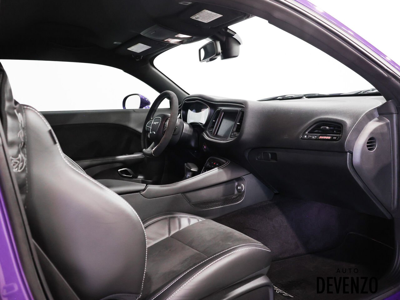 2018 Dodge Challenger Purple Saint-Eustache - photo #6