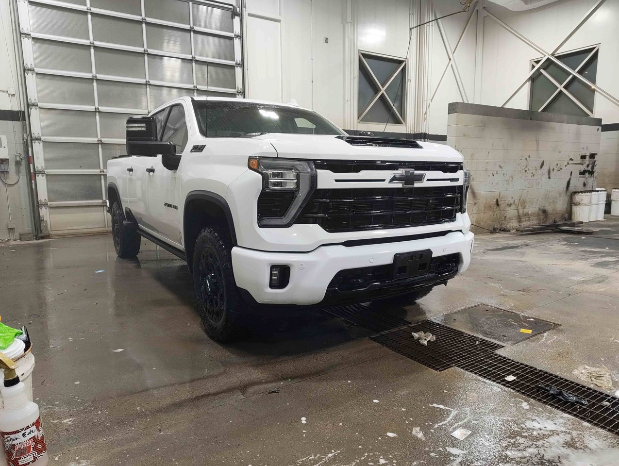 2024 Chevrolet Silverado 2500HD 4WD Crew Cab 159 LTZ White Sherwood Park - photo #2