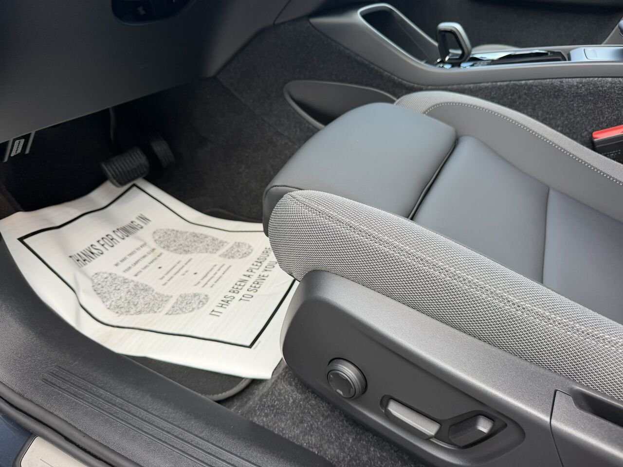 2026 Volvo EX40 PLUS DUAL MOTOR Blue Laval - photo #23